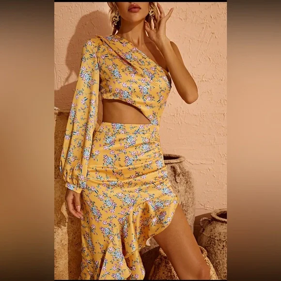 Mew Mews Yellow Floral Ruffled dress size L fits M Bronx and Banco inspired. - Picture 9 of 14